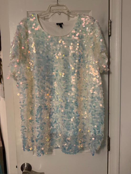 torrid Tops - Torrid Iridescent White Sequin Short Sleeve Top